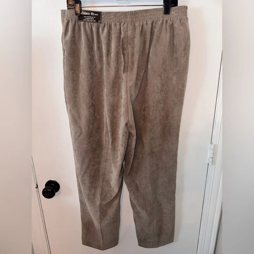 NWT Classic Fit Alfred Dunner stretchy waist pull up Loose Pants size 14 #1674
